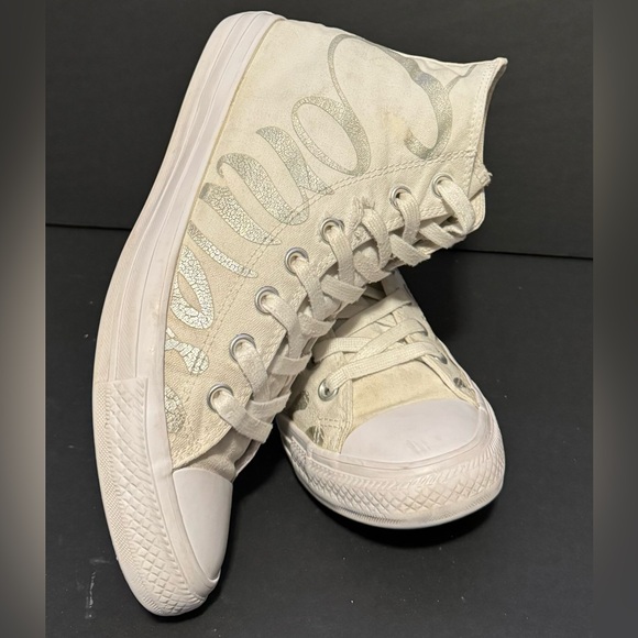 Converse - Picture 2 of 15